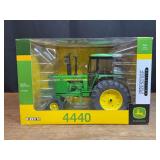 1/16 John Deere 4440 Prestige NIB Ertl