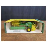 1/16 John Deere Baler NIB Ertl