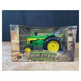 1/16 John Deere 830 200th Birthday NIB Ertl