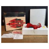 1/16 Farmall 560 w/Picker Precision NIB Ertl