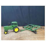 (2) 1/16 John Deere 4450 + 220 Disk Ertl