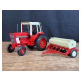 (2) 1/16 IH 1586 + Grain Drill Ertl