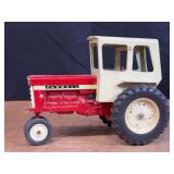 1/16 Farmall 560 w/Cab Ertl