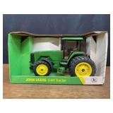 1/16 John Deere 8400 Collector NIB Ertl