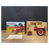 1/16 IH 660 1999 NFTS NIB Ertl