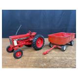 (2) 1/16 IH 86 Hydro + Barge Wagon Ertl