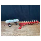 (2) 1/16 IH Plow + Anhdrous Wagon