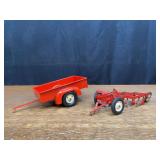 (2) 1/16 Tru-Scale Trailer + Plow Carter
