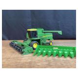 1/24 John Deere Titan Combine Ertl