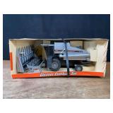 1/24 AGCO Gleaner R62 Combine NIB SM