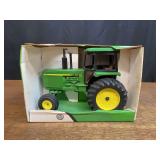 1/16 John Deere 4255 NIB Ertl