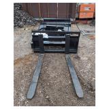 (1) CFI Industry SAll100 Skid Steer Adjustable Pallet Fork