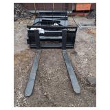 (1) CFI Industry SAll100 Adjustable Pallet Fork