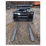 (1) CFI Industry SAll100 Adjustable Pallet Fork