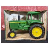1/16 John Deere 4430 NIB Ertl