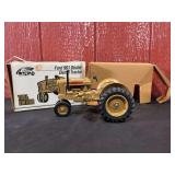 1/16 Ford 901 Gold 1994 NH Parts Expo NIB Ertl