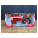 1/16 IH 460 NIB Ertl