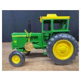 1/16 John Deere 4520 2001 NFTS Ertl