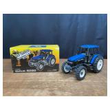 1/16 New Holland 8260 1997 NFTS NIB Ertl