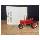 1/12 Farmall H NIB Franklin Mint