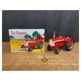 1/16 IH 660 1999 NFTS NIB Ertl