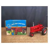 1/16 Farmall Super M-TA 1991 NFTS NIB Ertl