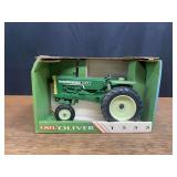 1/16 Oliver 1555 NIB Ertl
