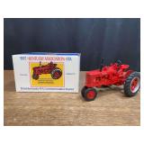 1/16 Farmall H 1997 Kentucky FFA NIB Ertl