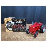 1/16 IH ID9 1993 Farm Show NIB Ertl