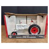 1/16 Farmall C Demonstrator Collector NIB Ertl
