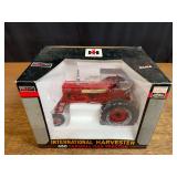 1/16 Farmall 450 NIB SC