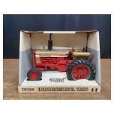 1/16 IH 1026 Gold Demonstrator NIB Ertl