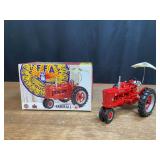 1/16 Farmall Super M 2003 Iowa FFA NIB Ertl