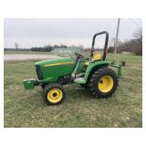 John Deere 3032E