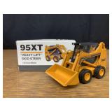 1/32 Case 95XT Skid Steer NIB Conrad
