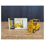 1/25 Caterpillar V Series Forklift NIB Gescha