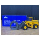 1/50 Volvo BM L150 Wheel Loader w/Lumber Fork NIB NZG