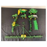 (7) 1/64 John Deere Ertl