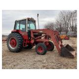 International Harvester 1086 Wide Front W/ 2350 Loader