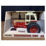 1/16 IH 1456 Gold Demonstrator NIB Ertl