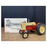 1/16 Cockshutt 560 1987 NFTM NIB Ertl