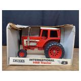 1/16 IH 1468 NIB Ertl