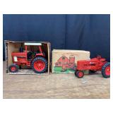 (2) 1/16 IH 886 + Farmall 300 Ertl