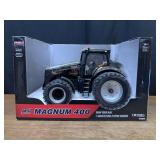 1/16 Case-IH Magnum 400 Gold NIB Ertl