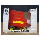 1/16 New Holland 660 Baler NIB SM