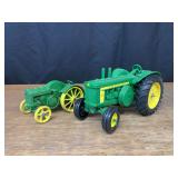 (2) 1/16 John Deere D + 820 Ertl