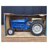 1/12 Ford 4600 NIB Ertl