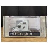 1/53 Swift Volvo VNL 670 Tractor NIB Tonkin