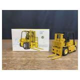 1/25 Caterpillar V80E Forklift NIB NZG