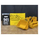 1/24 Caterpillar 941 Crawler Loader NIB NZG